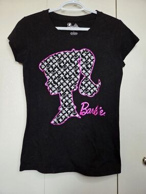 🌷Barbie Women's L Black Tee with Doll Head Outline Style Graphic in Pink Trim
